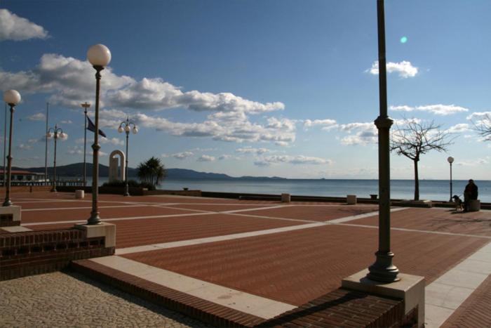 Albergo Golfo Follonica Exterior photo